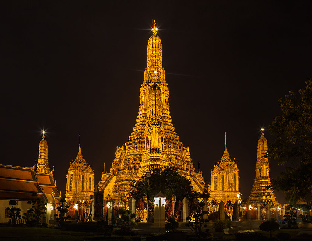 Wat Arun illuminated at night